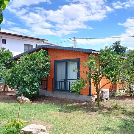 Вилла Charming Wooden House With Access To A Large Garden